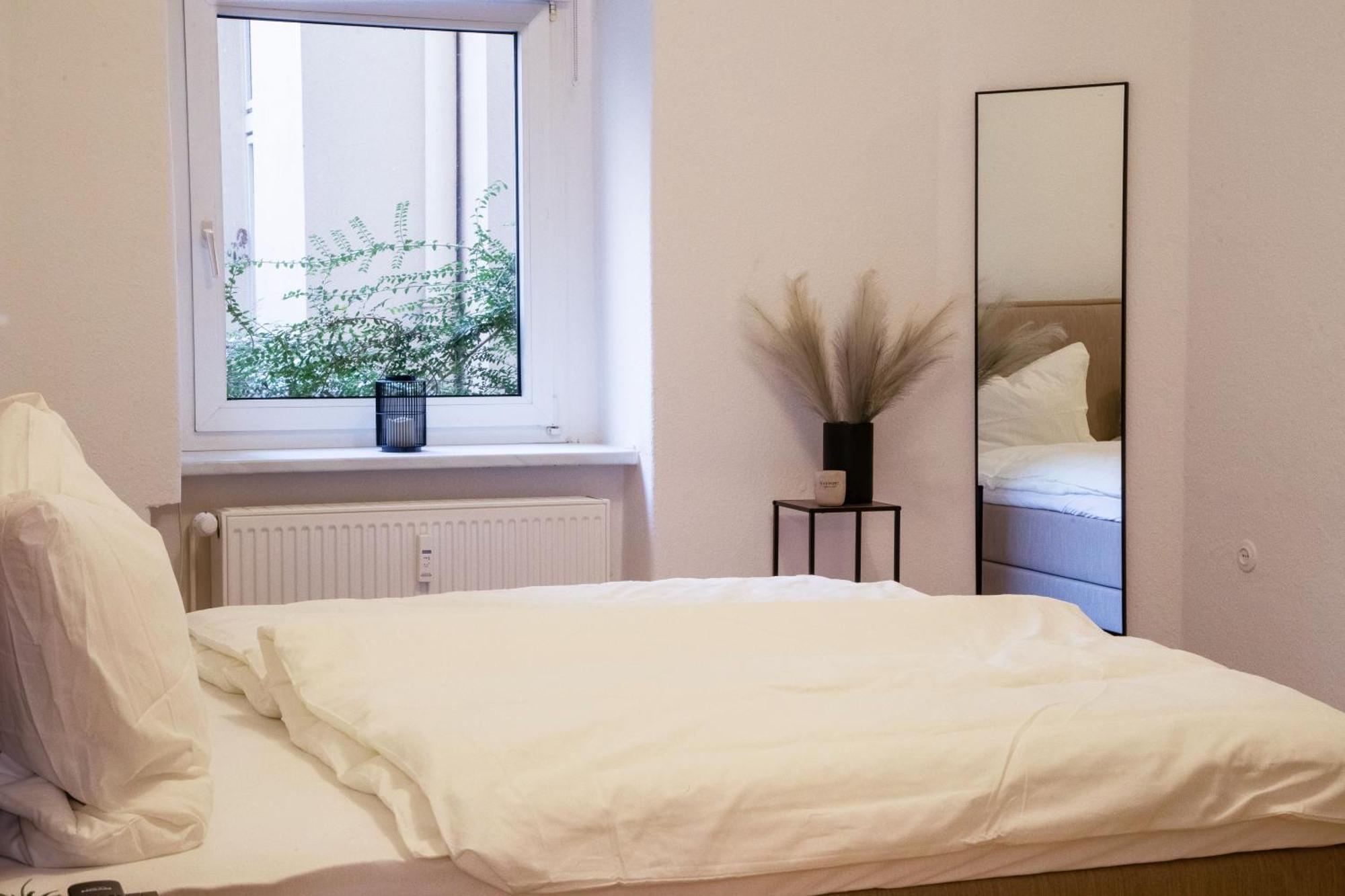 Appartamento Massagesessel, King-Sized Bed, Billardtisch, 2 Couches Berlino Esterno foto