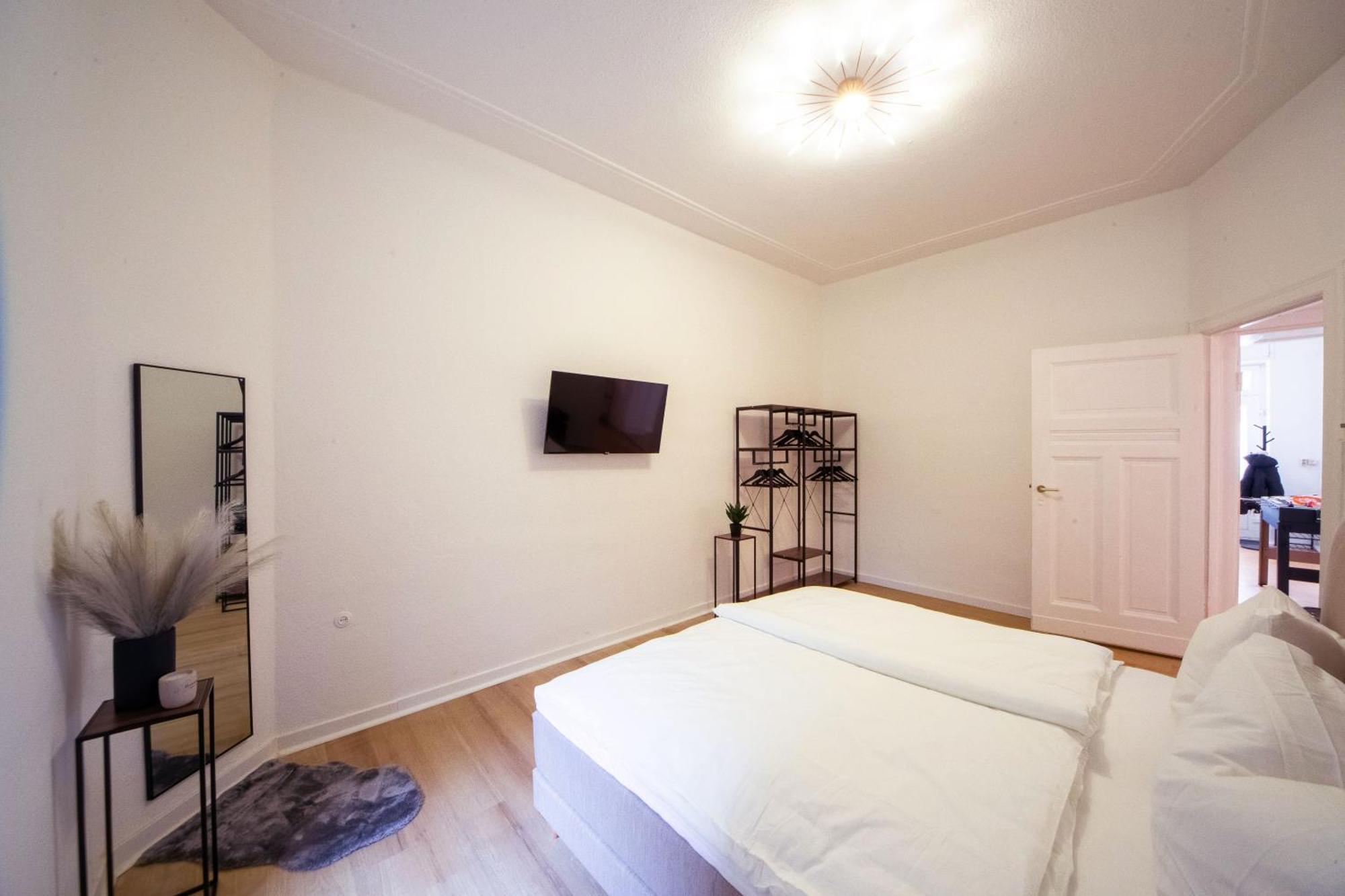 Appartamento Massagesessel, King-Sized Bed, Billardtisch, 2 Couches Berlino Esterno foto