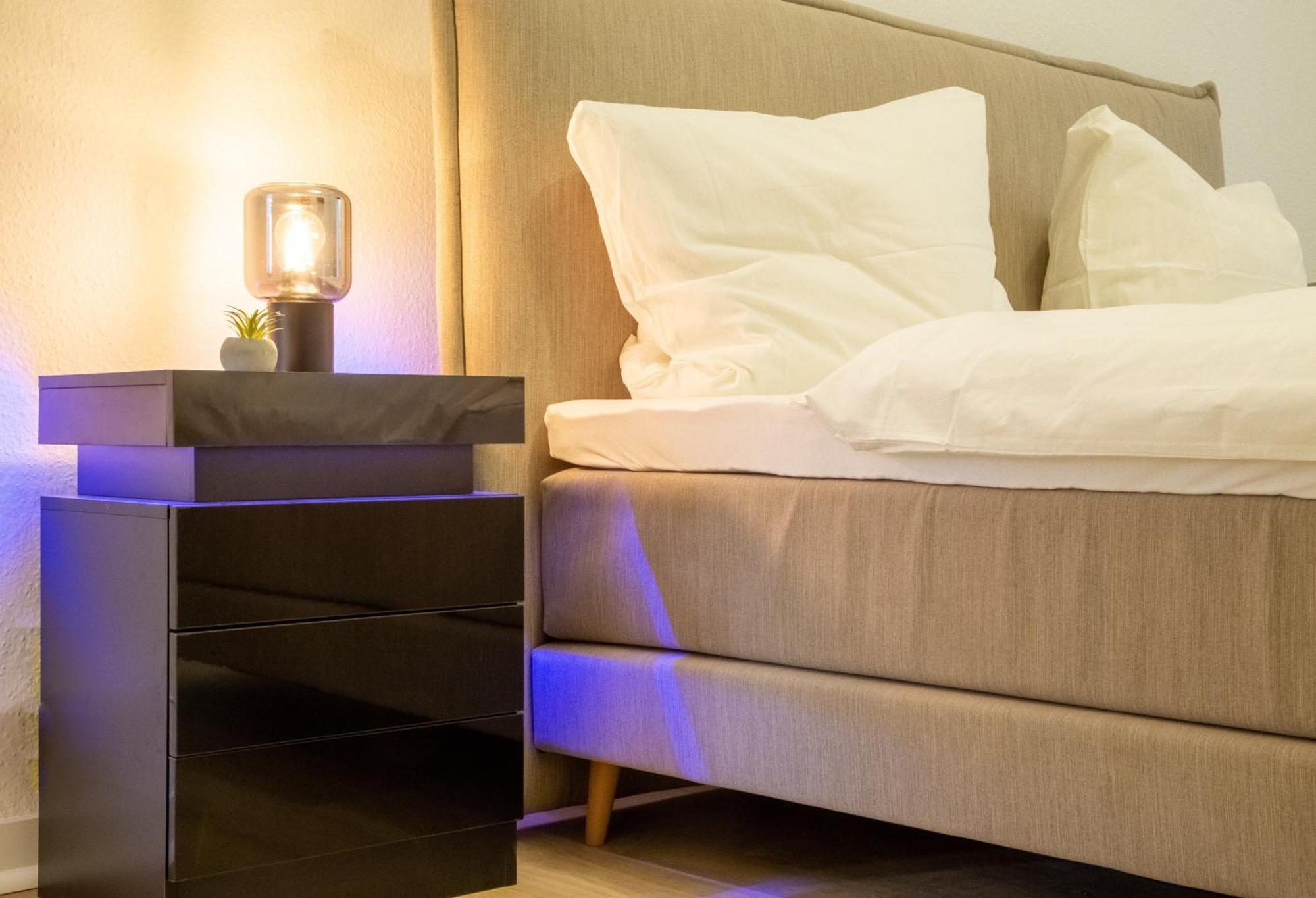Appartamento Massagesessel, King-Sized Bed, Billardtisch, 2 Couches Berlino Esterno foto