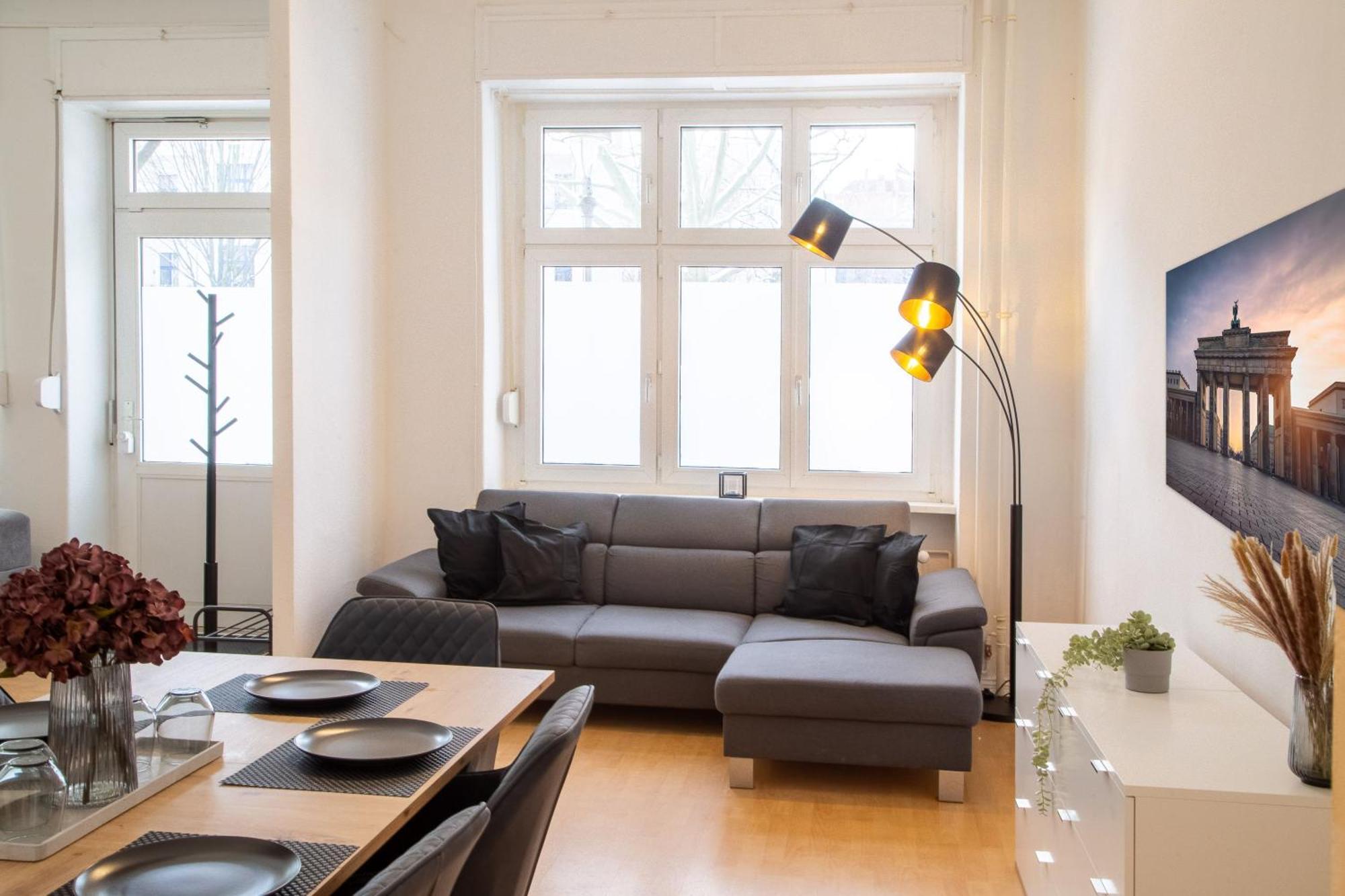 Appartamento Massagesessel, King-Sized Bed, Billardtisch, 2 Couches Berlino Esterno foto