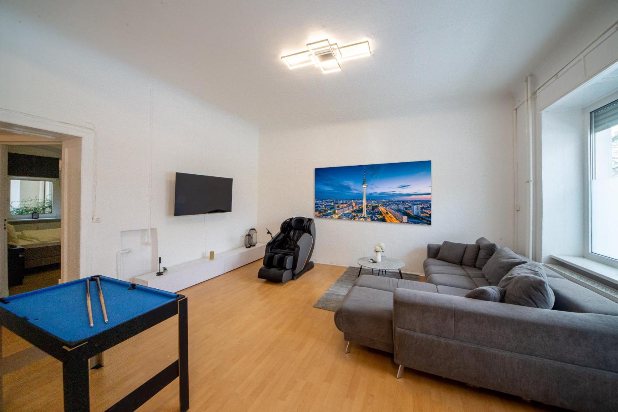 Appartamento Massagesessel, King-Sized Bed, Billardtisch, 2 Couches Berlino Esterno foto
